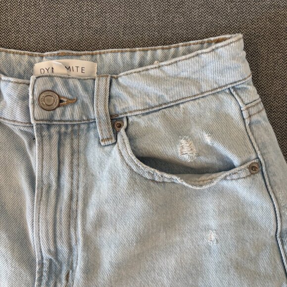 Dynamite | Light Wash Distressed High-Waisted Denim Shorts – Size 25 - Picture 2 of 6